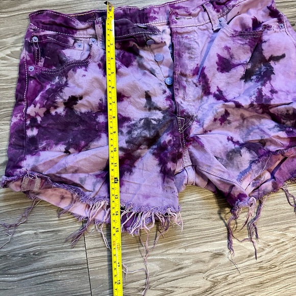 Tie dyed distressed daisy dukes - Picture 2 of 2